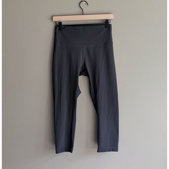 Lululemon Size 8 Crop Leggings Dark Gray Womens Yoga Pants Stretch Gym Running - Picture 1 of 8